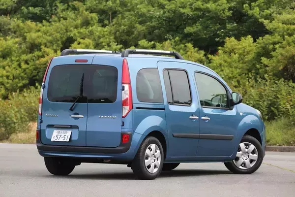 「後席を「どう使う」かで便利か不便かがわかれる！　超少数派ながらクルマの「観音開きドア」が存在するワケ」の画像