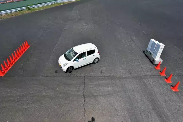 「マニア御用達のページじゃなかった！　じつは使える自動車カタログの「諸元表」ページ」の画像