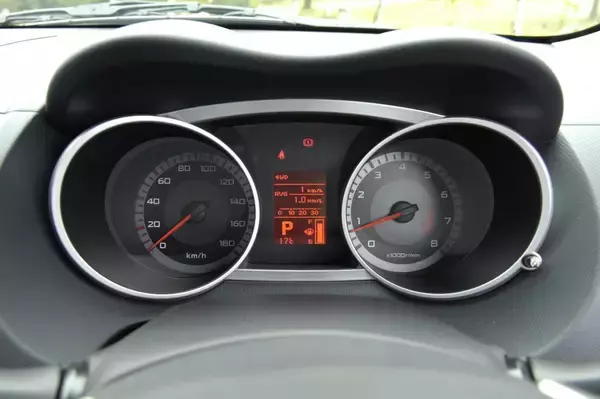 「情報量なら「デジタル」だが「アナログ」にもメリットが！　百花繚乱のいまどき自動車「メーター」事情」の画像