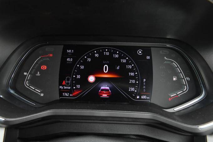 情報量なら「デジタル」だが「アナログ」にもメリットが！　百花繚乱のいまどき自動車「メーター」事情