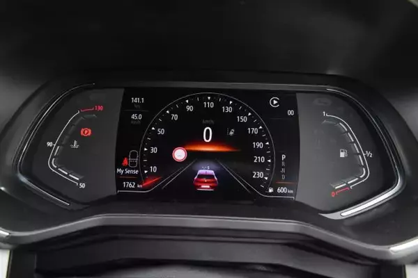 「情報量なら「デジタル」だが「アナログ」にもメリットが！　百花繚乱のいまどき自動車「メーター」事情」の画像