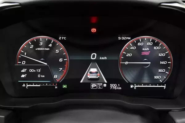 「情報量なら「デジタル」だが「アナログ」にもメリットが！　百花繚乱のいまどき自動車「メーター」事情」の画像