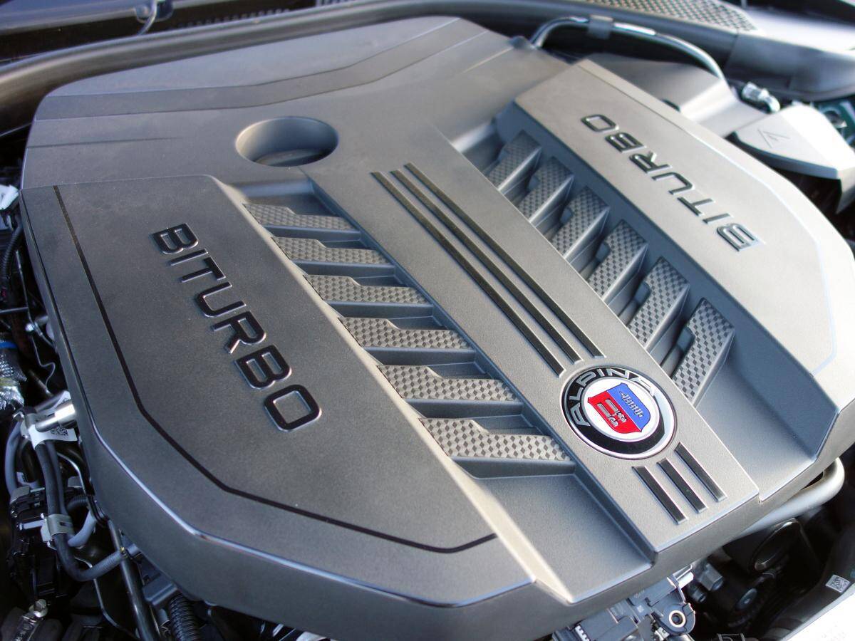 バカっ速だけどジェントル！　BMWに魔法をかけた「アルピナ」って何？