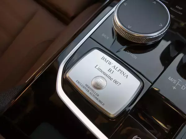 バカっ速だけどジェントル！　BMWに魔法をかけた「アルピナ」って何？