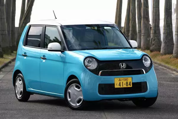 「ドッチが新型？　見た目の変化が極小の「モデルチェンジ」の意図とは」の画像