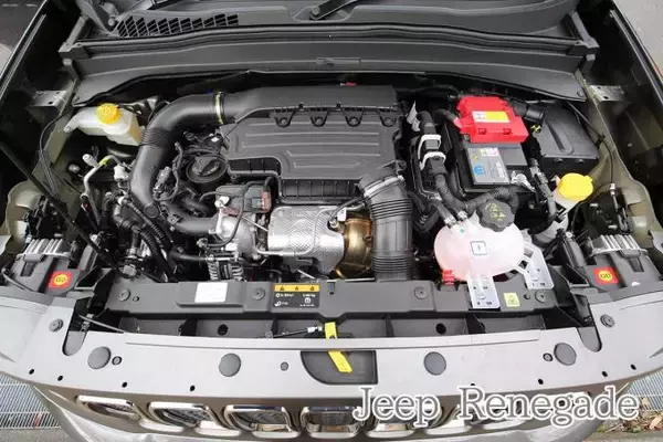 「キャプチャー・CX-30・2008・レネゲード！　最新「オシャレ系」小型SUV4台を徹底比較」の画像