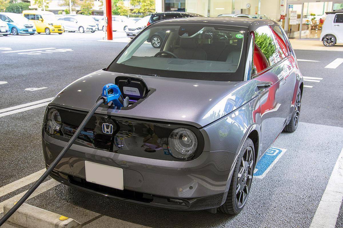 「１人でも」……じゃなくてむしろ「１人がいい」！　強がりじゃなく「おひとり様ドライブ」が盛り上がるクルマ５選