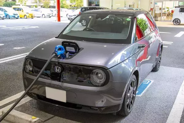「「１人でも」……じゃなくてむしろ「１人がいい」！　強がりじゃなく「おひとり様ドライブ」が盛り上がるクルマ５選」の画像