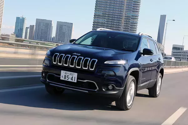 「約10年で10倍以上の伸び！　いまマイナーブランドだった「Jeep」が日本でバカ売れするワケ」の画像