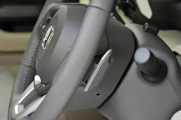 「スムースな減速！　経済面でも有効！　それでも「パドルシフトによる減速」をしないほうがいいケースとは」の画像