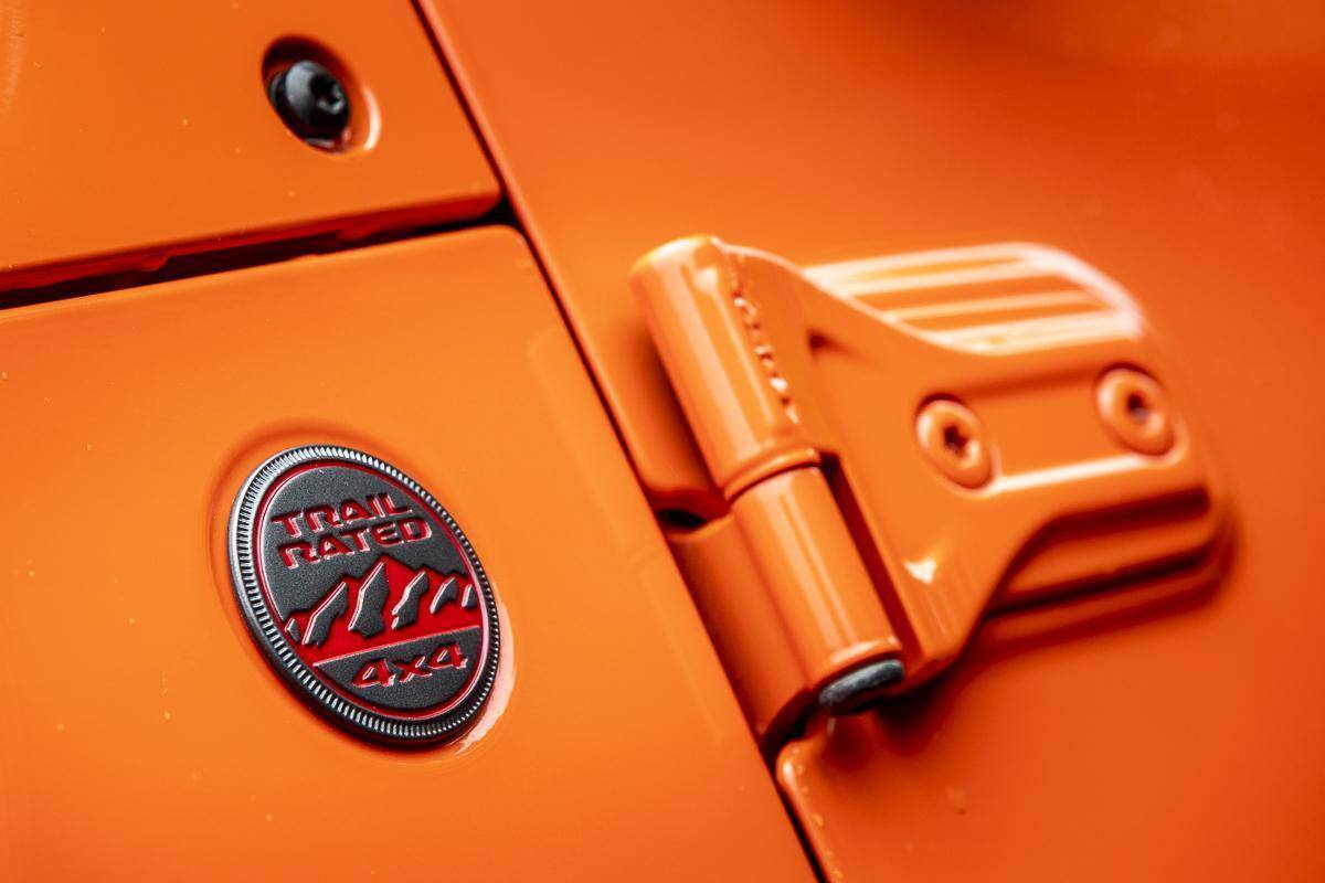 いま日本でバカ売れの「ジープ」！　なかでもタフっぷり全開の「ラングラー」ってどんなクルマ？