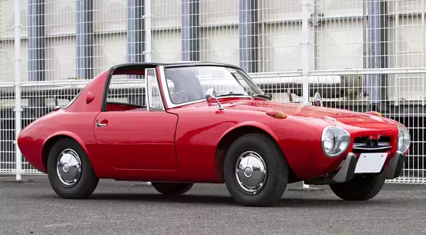 「ルーフの脱着も大変だし収納場所も面倒じゃない？　それでもポルシェの「タルガトップ」が存在するワケ」の画像