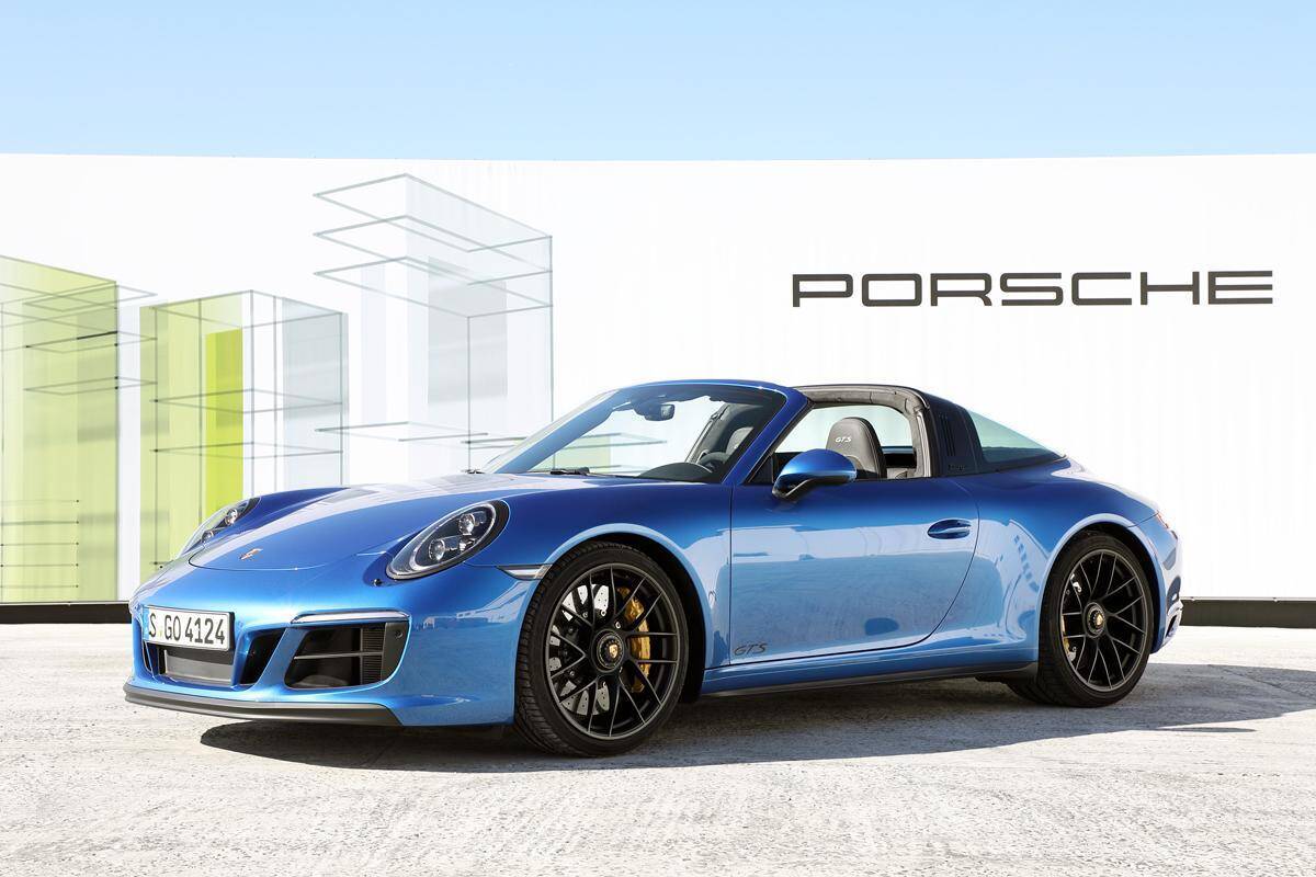 ルーフの脱着も大変だし収納場所も面倒じゃない？　それでもポルシェの「タルガトップ」が存在するワケ