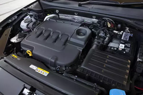 「新型フォルクスワーゲン・パサート発売！　最新の運転支援システム採用で安全性向上」の画像