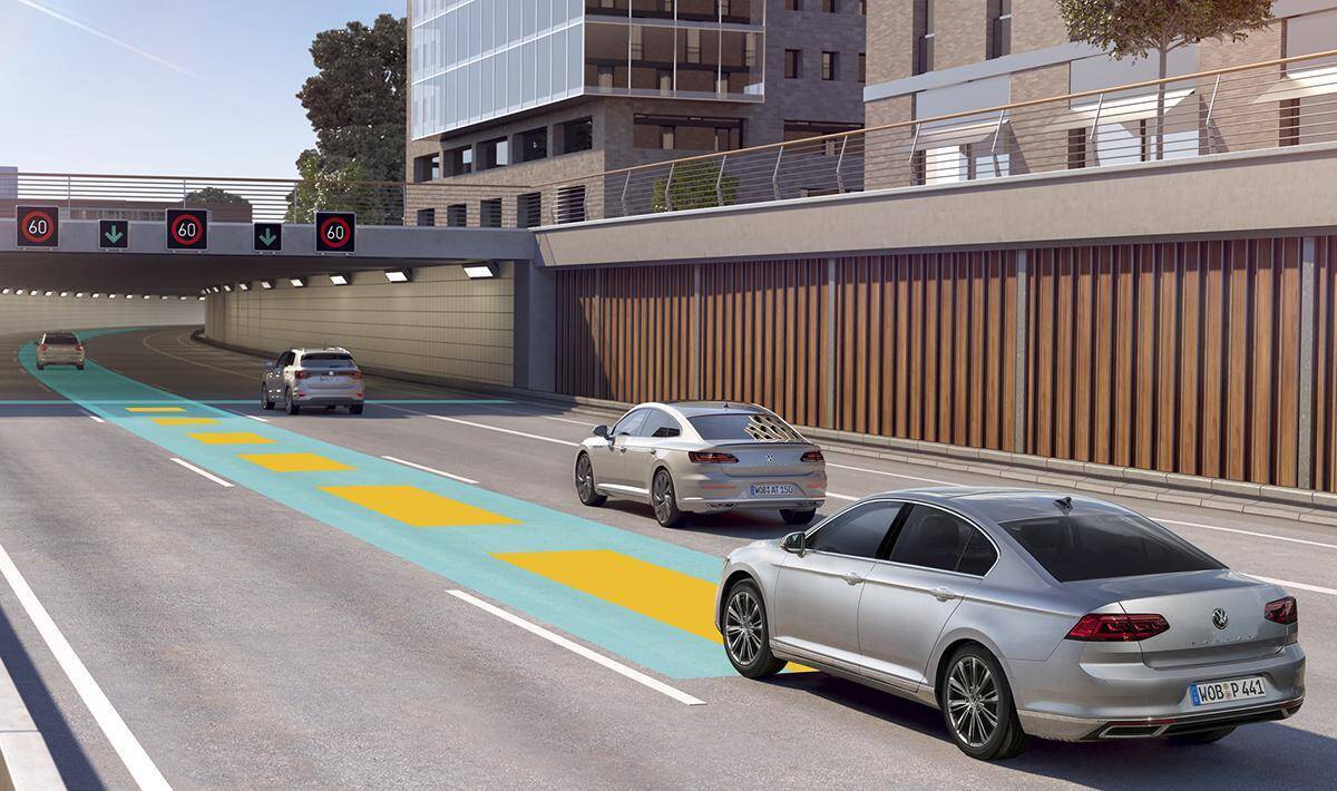 新型フォルクスワーゲン・パサート発売！　最新の運転支援システム採用で安全性向上