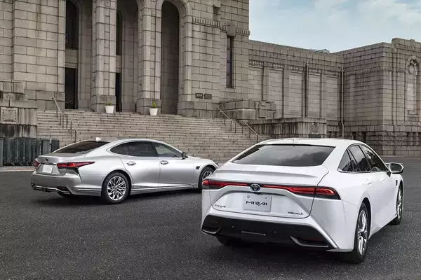 「「レクサスLS」と「トヨタMIRAI」に手放し運転が可能となる高度運転支援技術「Advanced Drive」搭載車を設定し発売」の画像