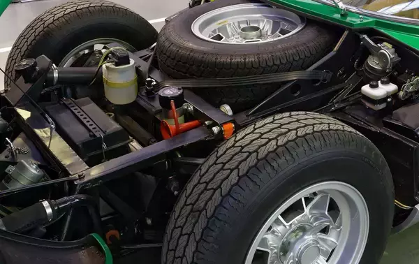 「モモステ！　イタボラ！　カンパ！　かつてクルマ好きが熱狂した「イタリアンブランド」６つの現在とは」の画像