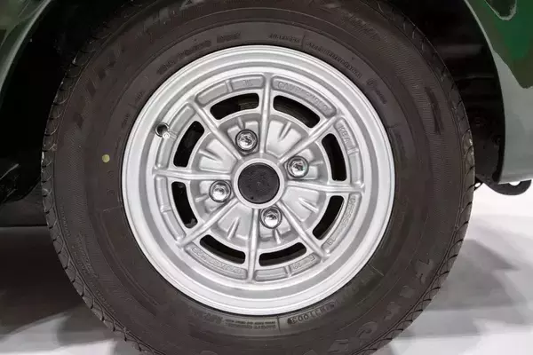 「モモステ！　イタボラ！　カンパ！　かつてクルマ好きが熱狂した「イタリアンブランド」６つの現在とは」の画像