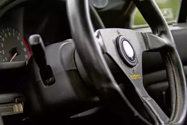 「モモステ！　イタボラ！　カンパ！　かつてクルマ好きが熱狂した「イタリアンブランド」６つの現在とは」の画像