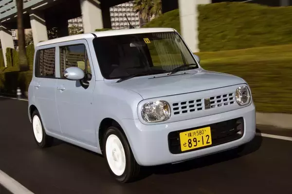 「「女性向け」は必要なくなった？　イマドキの「女性ターゲット」小型車事情」の画像