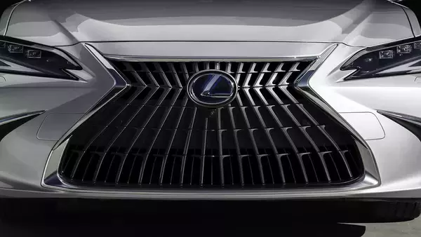 「新型レクサスES発表！　静粛性や乗り心地をさらに追求し2021年秋ごろに日本発売予定」の画像