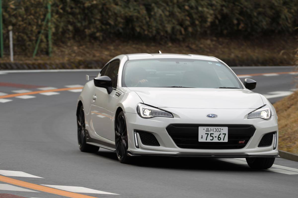 一般人 唖然 ハの字タイヤ 爆音マフラー 巨大ウイング など派手な改造の 意味 って何 21年4月24日 エキサイトニュース