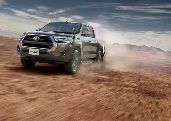 「熱烈ファンはいても「ニッチ」ゆえに「いつ消えても」おかしくない！　買わないと「後悔必至」のクルマ３選」の画像