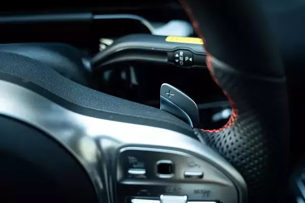 「メルセデス・ベンツEQA発売！　日本の道にジャストな都市型SUVの純電気自動車第２弾」の画像