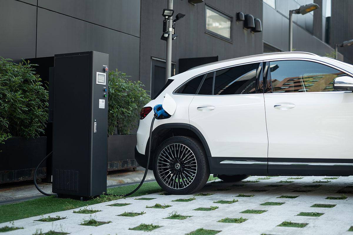 メルセデス・ベンツEQA発売！　日本の道にジャストな都市型SUVの純電気自動車第２弾