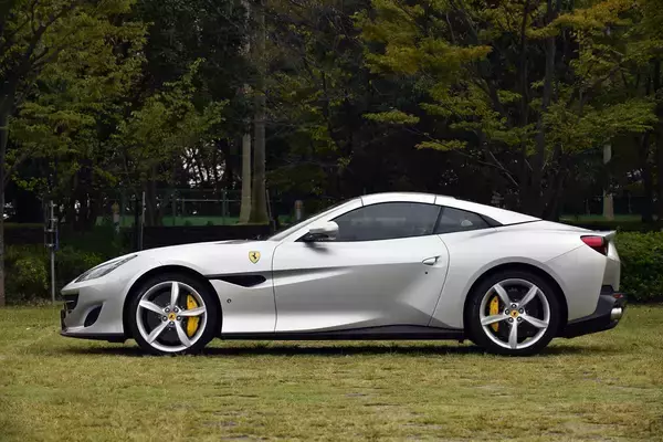 「ローテーションもできるし同サイズのほうがラク！　それでも前後で「異なるサイズ」のタイヤ装着車が存在するワケ」の画像