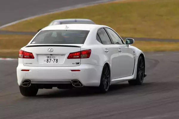 「衝撃のハイパフォーマンスが激安で買える！　庶民でも手が出せる「バカッ速」なのに「安い」中古車４選」の画像