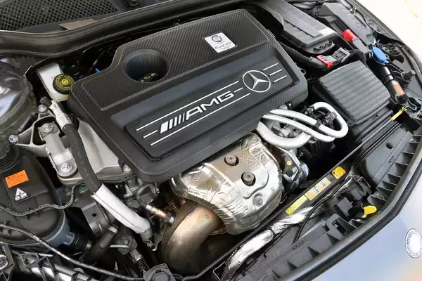 「衝撃のハイパフォーマンスが激安で買える！　庶民でも手が出せる「バカッ速」なのに「安い」中古車４選」の画像