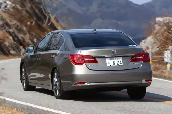 「衝撃のハイパフォーマンスが激安で買える！　庶民でも手が出せる「バカッ速」なのに「安い」中古車４選」の画像