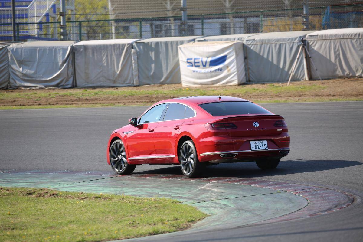 「レーサー」は天才！　「ラリースト」は神！　レーシングドライバーが語る「ドッチが速い」論争の結論とは