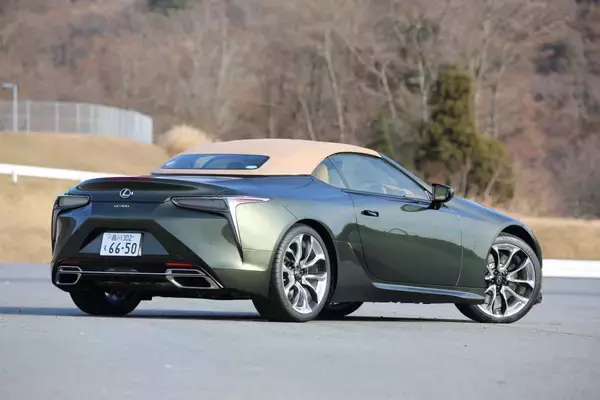 「開けて乗れば「破壊力」抜群！　女子に乗ってほしい「おしゃれモンスター」なオープンカー７選」の画像