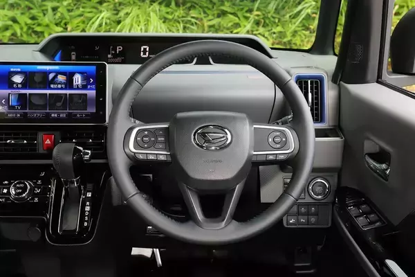 「「駐車」がどうしても苦手！　苦痛！　恐怖！　そんな人が乗るべき「本当に使える」支援機能が付いたクルマ５選」の画像