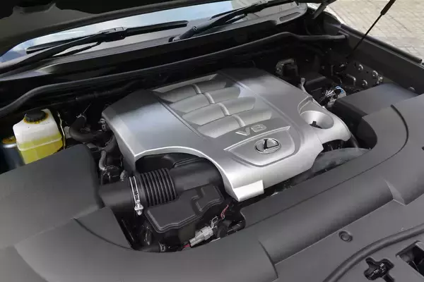 「消える大排気量エンジン！　淘汰された理由と最後に乗っておくべき「抗えない魅力」とは」の画像