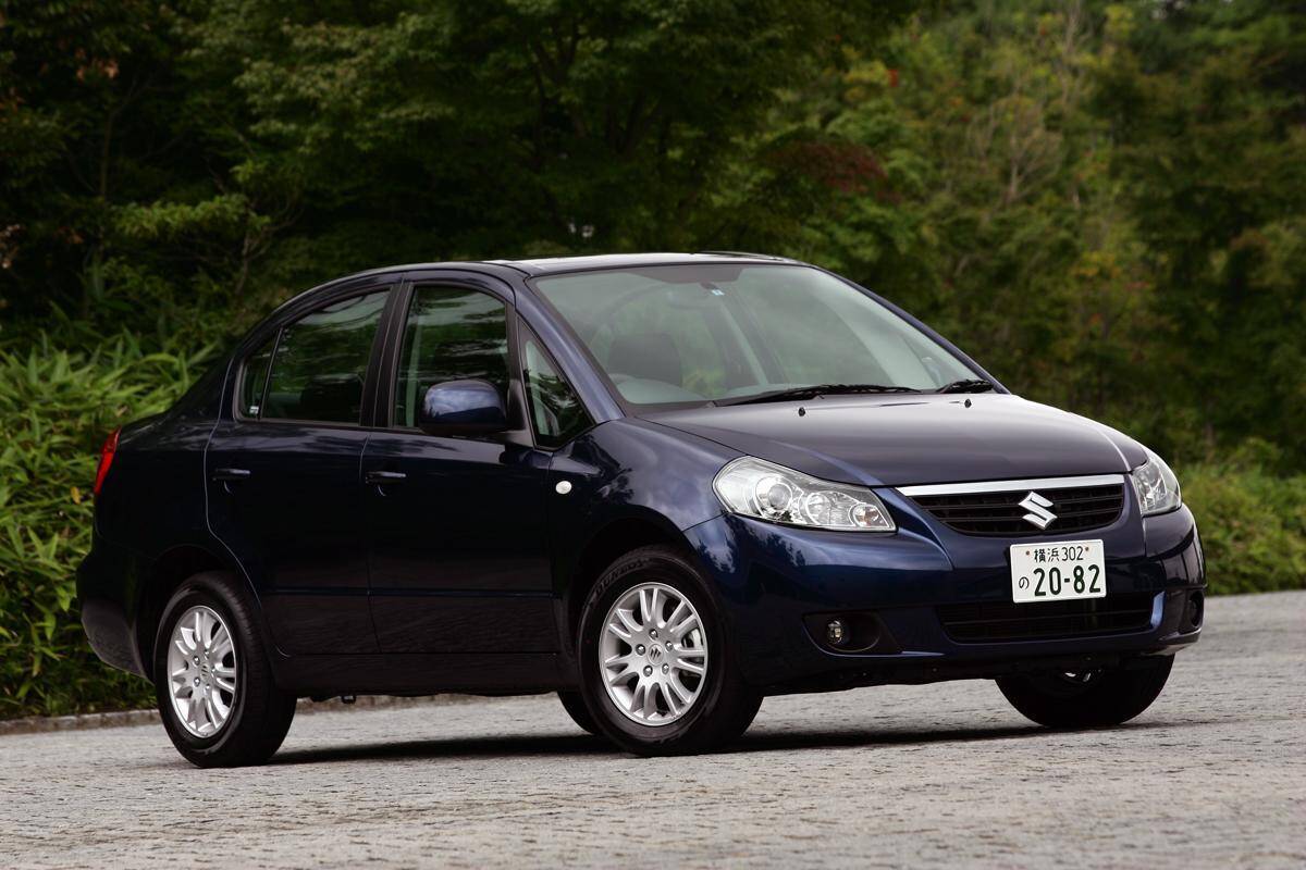 派生車といえどデザインが謎！　むりやり「セダン作っちゃいました」感が拭えないクルマ３選