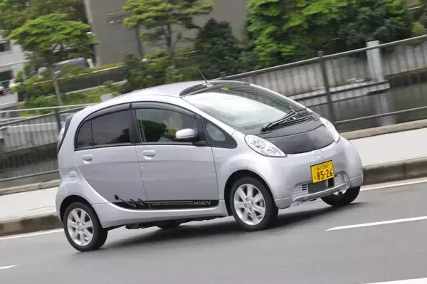「電動化時代のいまこそ「売り時」じゃないの？　三菱i-MiEVが消えたワケ」の画像