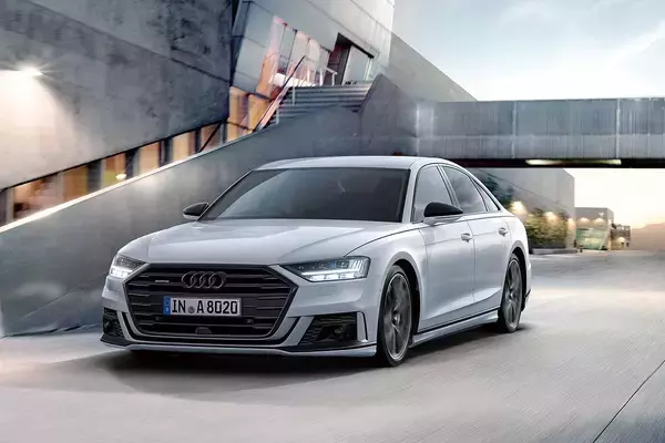 「アウディA8限定車「グランドツーリングリミテッド」登場！　走る楽しさを際立たせたスポーティ仕立て」の画像