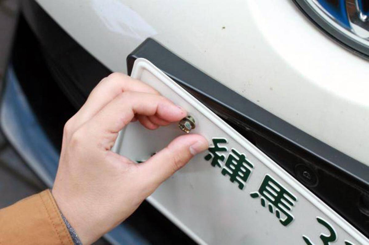 オーナーの「無防備さ」がクルマの盗難を招く！　いますぐ実行すべき「盗難対策」７つ