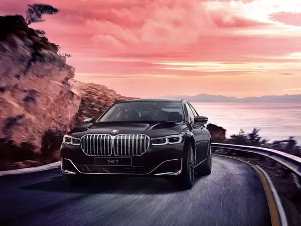 「BMWグループジャパン設立から40周年！　３・５・７シリーズに限定車「40thアニバーサリーエディション」が登場」の画像