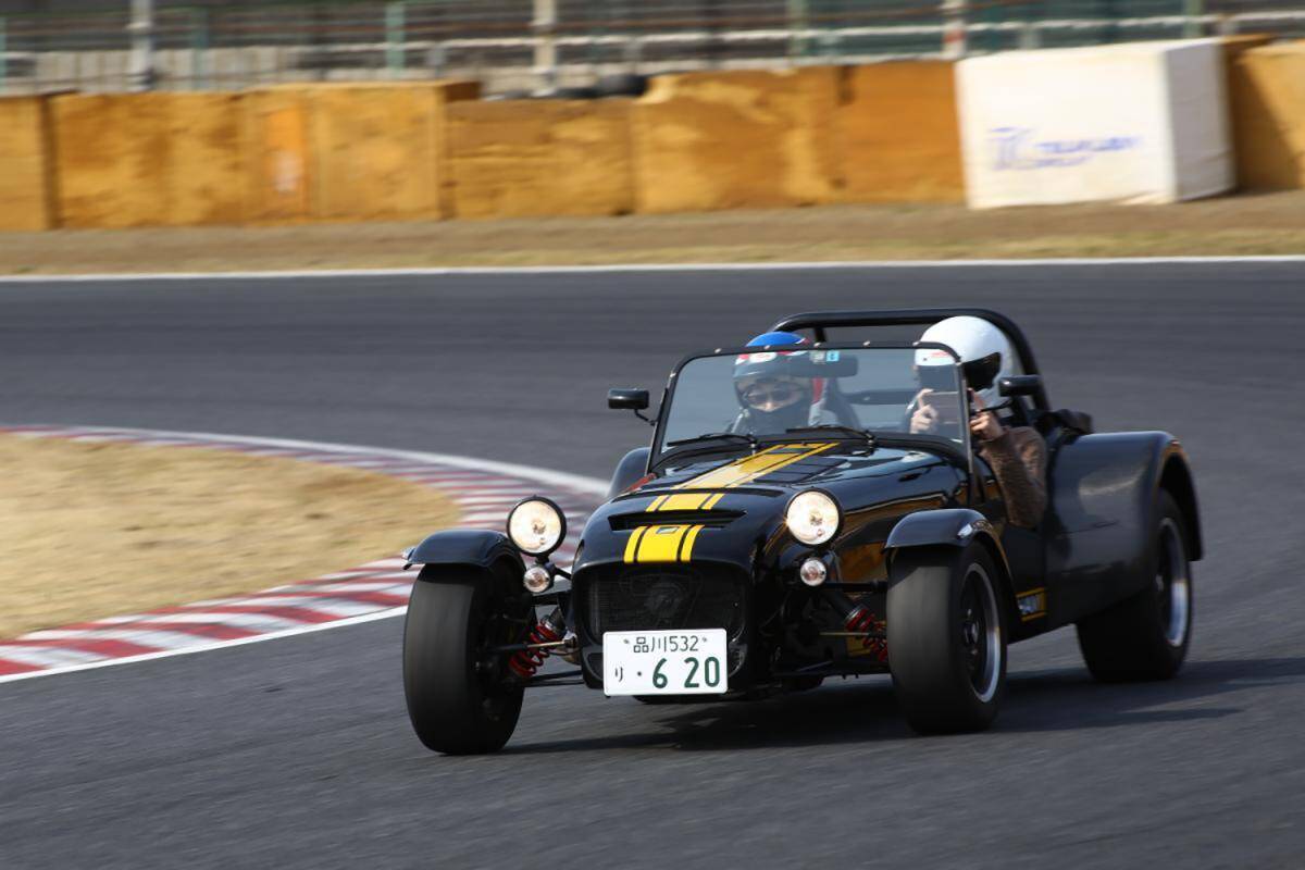 走る以外に何もできない！　人生に飽きたら試してほしい「実用性皆無」の「キワモノ」趣味カー４選