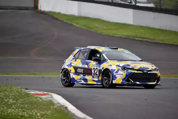 「「燃費」や「重量」が課題！　24時間レースを戦った「水素カローラ」の気になる戦闘力」の画像