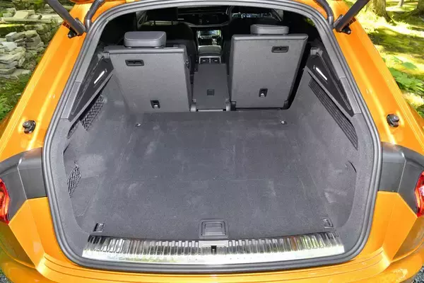 「【2021最新版】アウディの現行SUV“Qシリーズ”全5車種をご紹介　編集部のおすすめはコレだ！」の画像