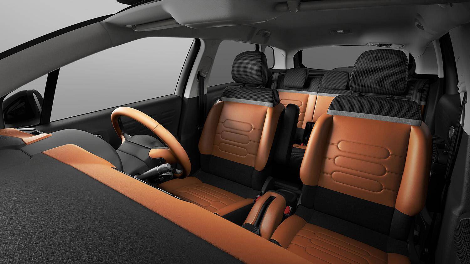 泥系の「無骨」さ皆無！　自宅リビングより「オシャレ番長」な室内のSUV５選