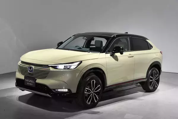「泥系の「無骨」さ皆無！　自宅リビングより「オシャレ番長」な室内のSUV５選」の画像
