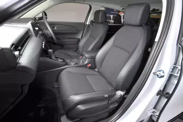 「泥系の「無骨」さ皆無！　自宅リビングより「オシャレ番長」な室内のSUV５選」の画像