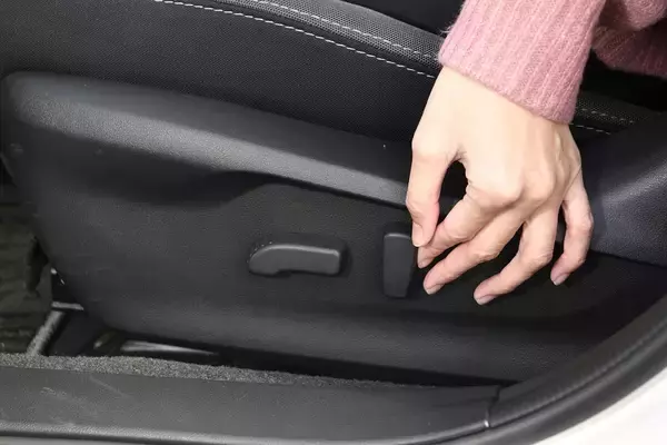 「「ガリッ」の悲劇はクルマ選びで回避！　こすりにくいクルマのポイント６つ」の画像