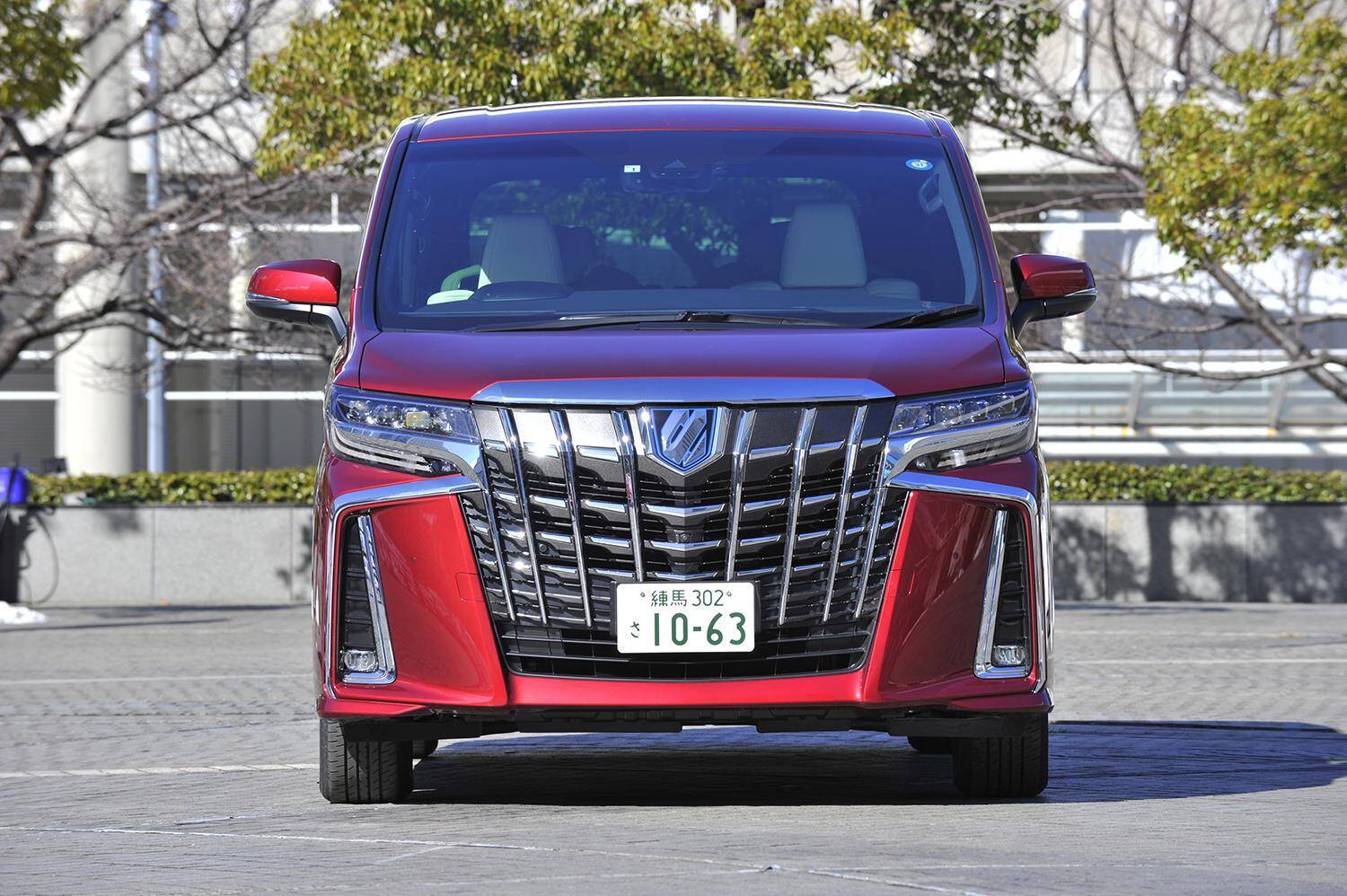 「ガリッ」の悲劇はクルマ選びで回避！　こすりにくいクルマのポイント６つ